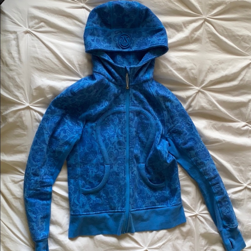 lululemon running jacket!